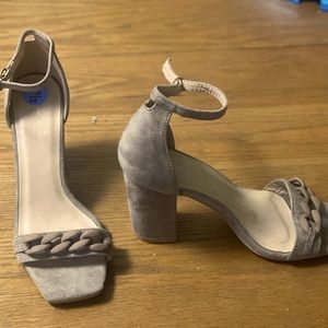 Size 6 1/2 Nicole Miller high heels
